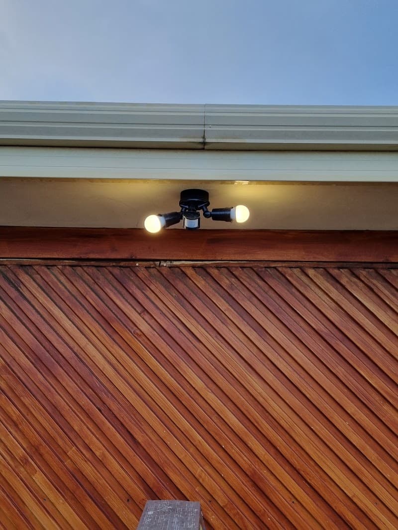 Perth to Rockingham Electricians electrician work in Baldivis
