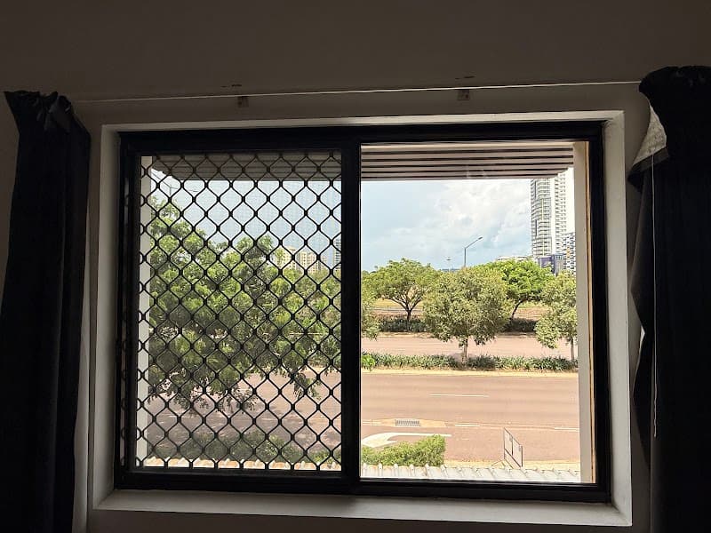 Pete's Glass & Aluminium glass & glazier work in Winnellie