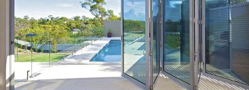 Pete's Glass & Aluminium glass & glazier work in Winnellie