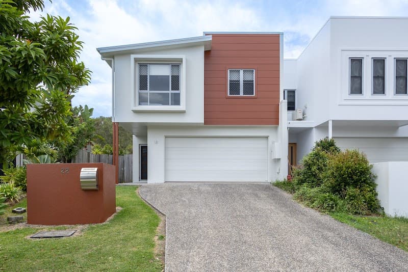 Pether’s Painting & Decorating painter work in Baringa