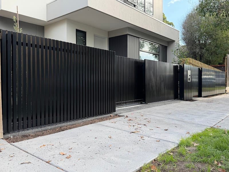 Pinnacle Fencing, Gates & Automation fencing work in Carrum Downs
