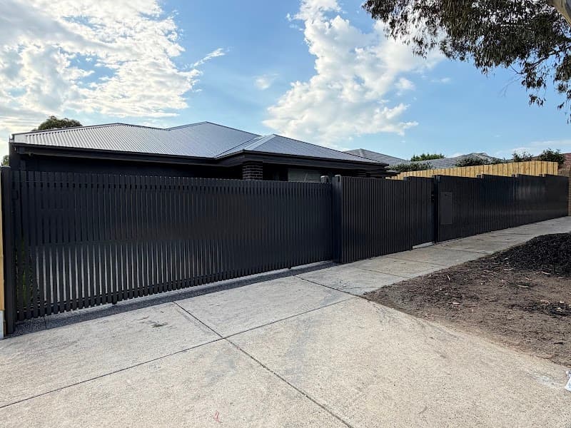 Pinnacle Fencing, Gates & Automation fencing work in Carrum Downs