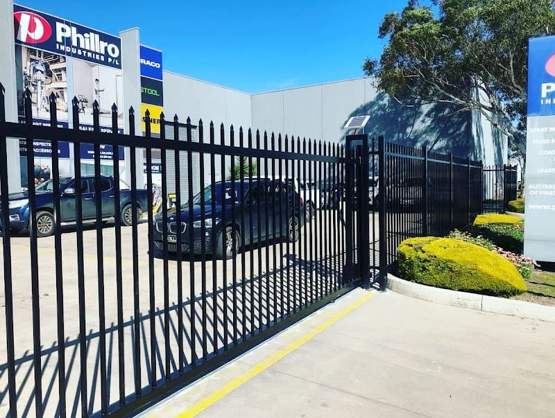 Pinnacle Fencing, Gates & Automation fencing work in Carrum Downs