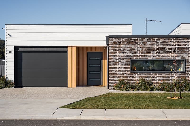 Pintor Statewide Painting Services painter work in Devonport