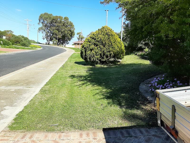 Planet Express Gardening gardening work in Pinjarra