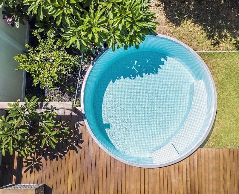 Plunge by Elite pool builder work in Broadview
