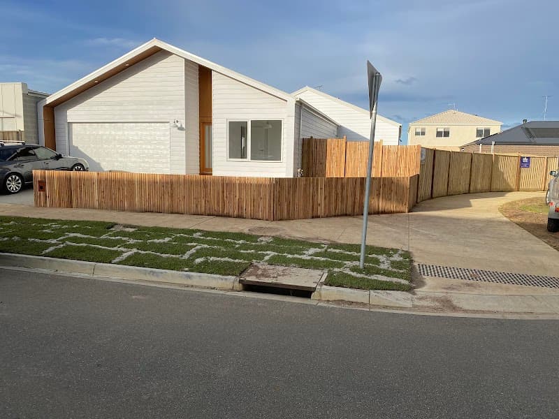 Podium Fences fencing work in Mount Martha
