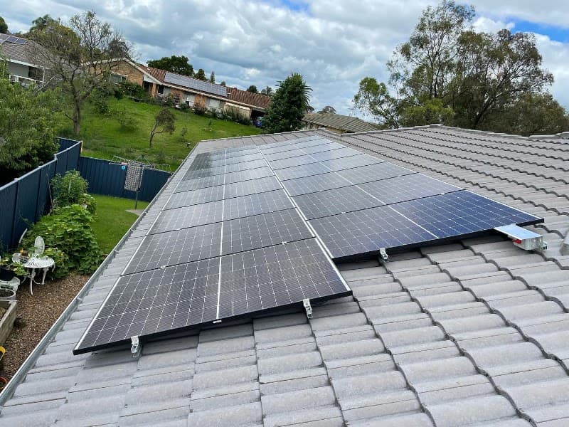 Podium Solar solar panel installation work in Bennetts Green