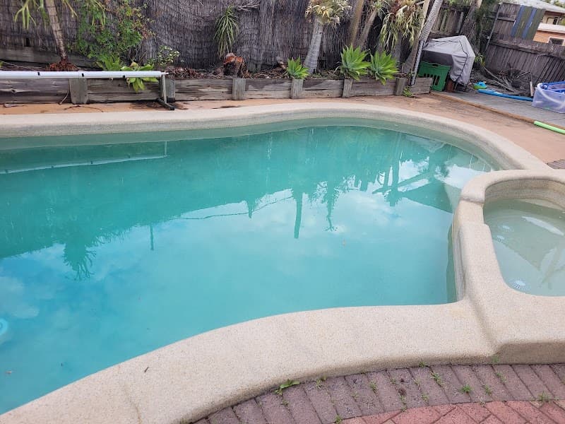 Pool Buoys pool maintenance work in Spring Mountain