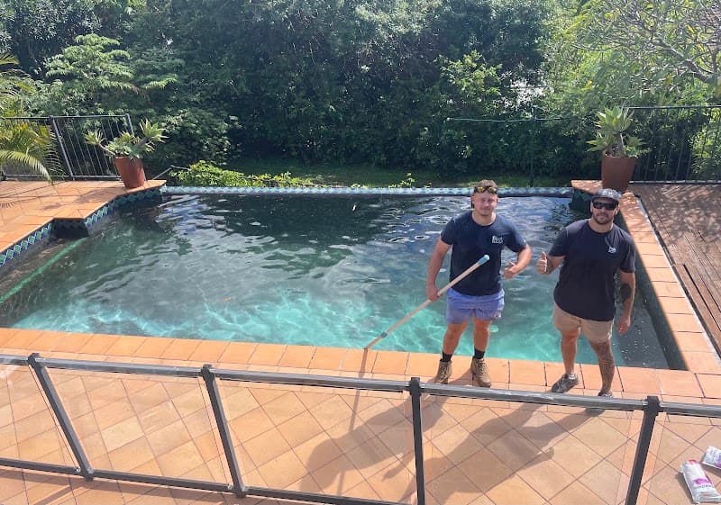 Pool Buoys pool maintenance work in Spring Mountain