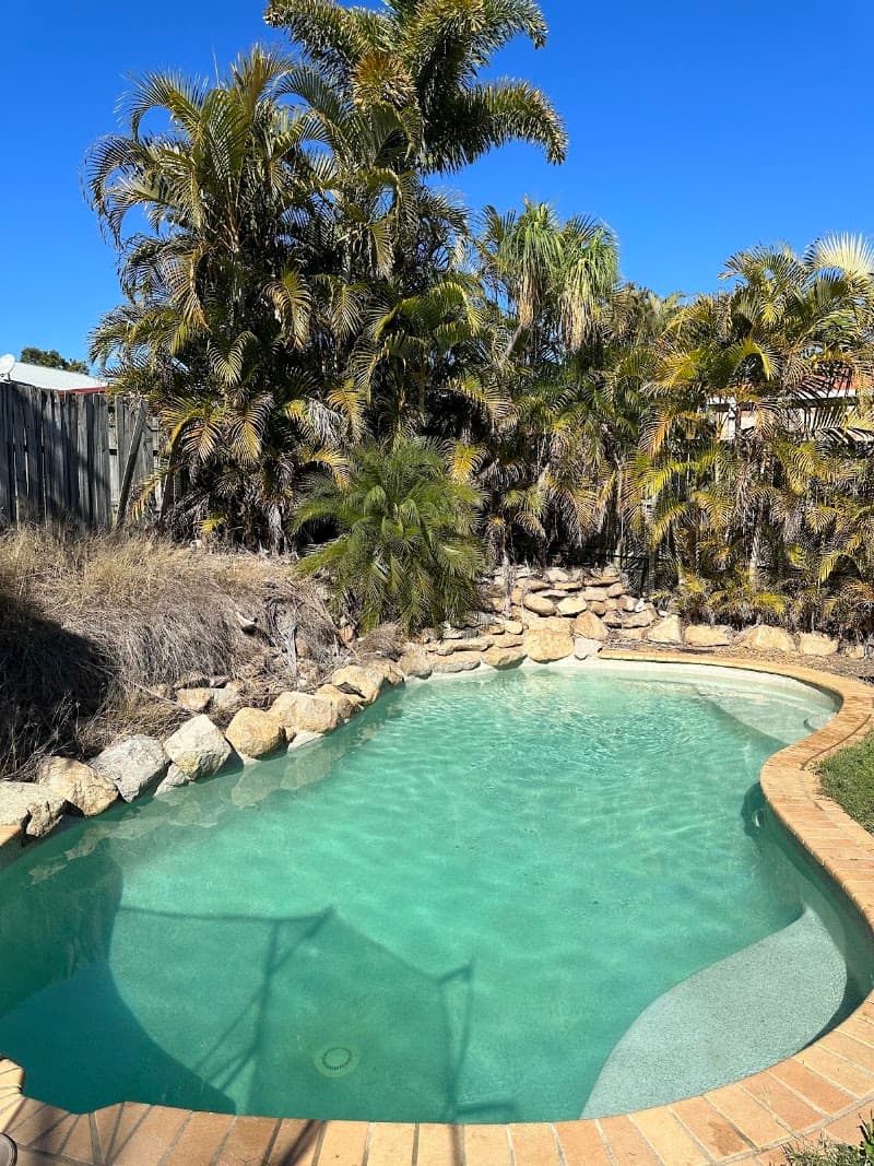 Pool Buoys pool maintenance work in Spring Mountain