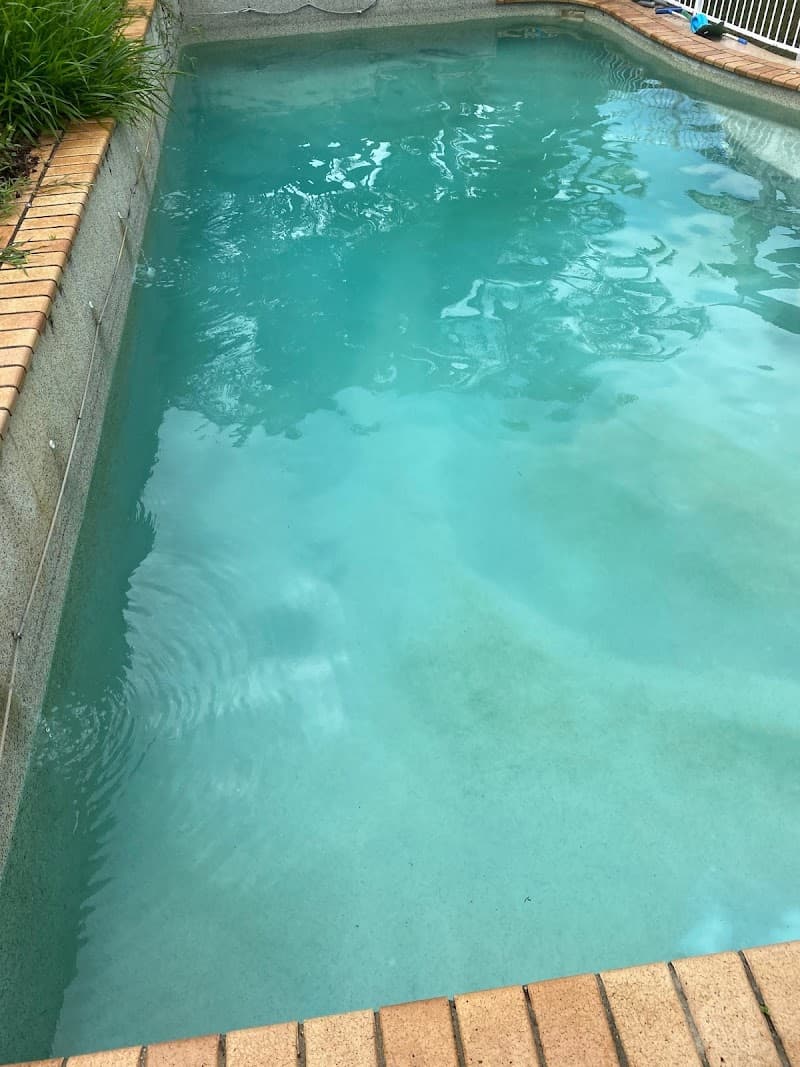 Pool Force pool maintenance work in Helensvale