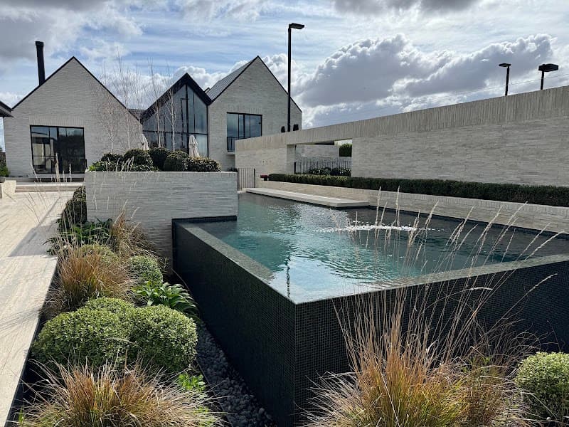 POOL RESCUE pool maintenance work in Williamstown North