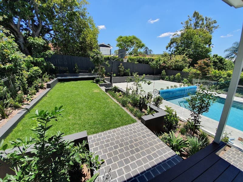 Premium Pools & Gardens pool builder work in Sumner