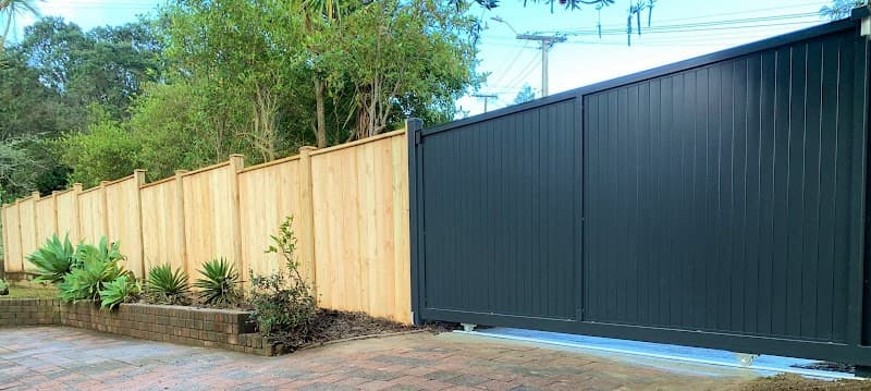 Pro Fence Builders Brisbane fencing work in Teneriffe