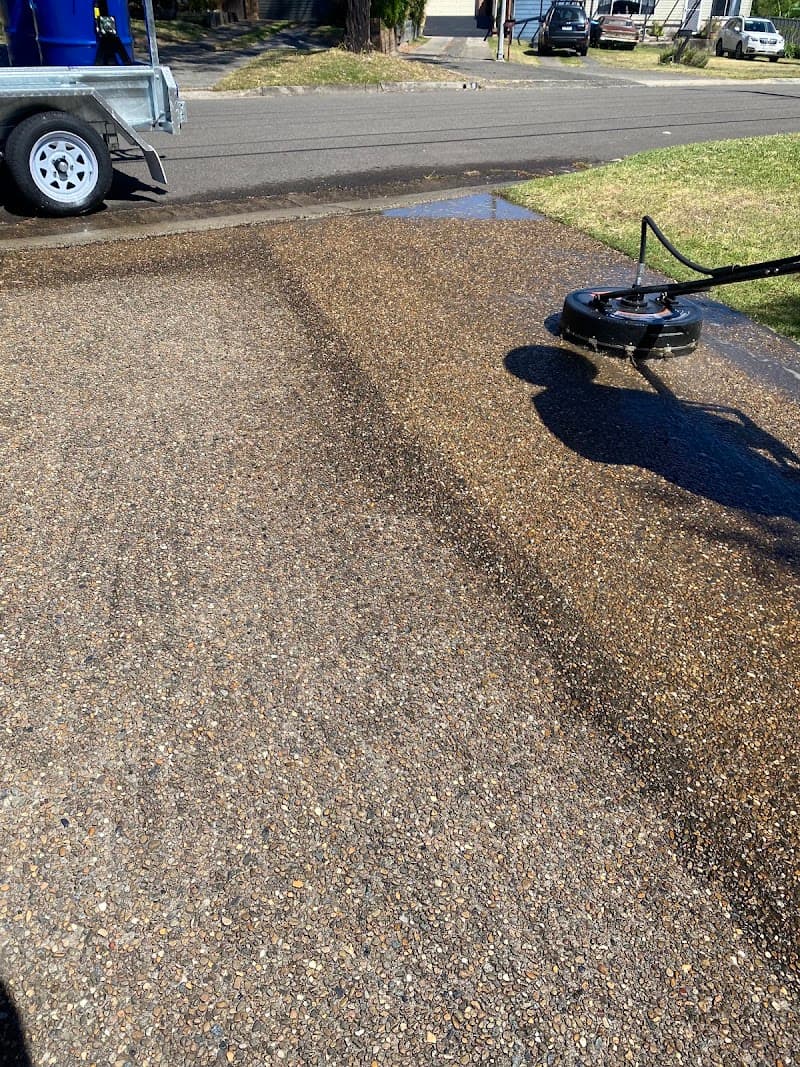 ProWash Gutter & Roof Cleaning PTY LTD gutter cleaning work in Heathcote