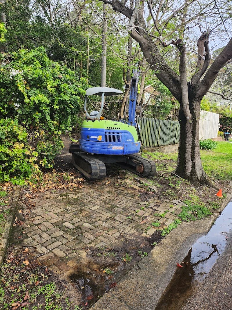 Purple Pig industries Skip Bin Hire rubbish removal work in West Gosford