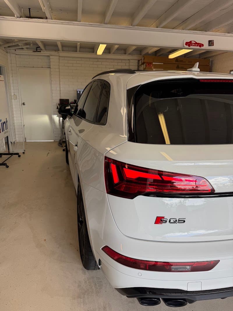 Q Tint Window Tinting Pty Ltd window tinting work in Tarragindi