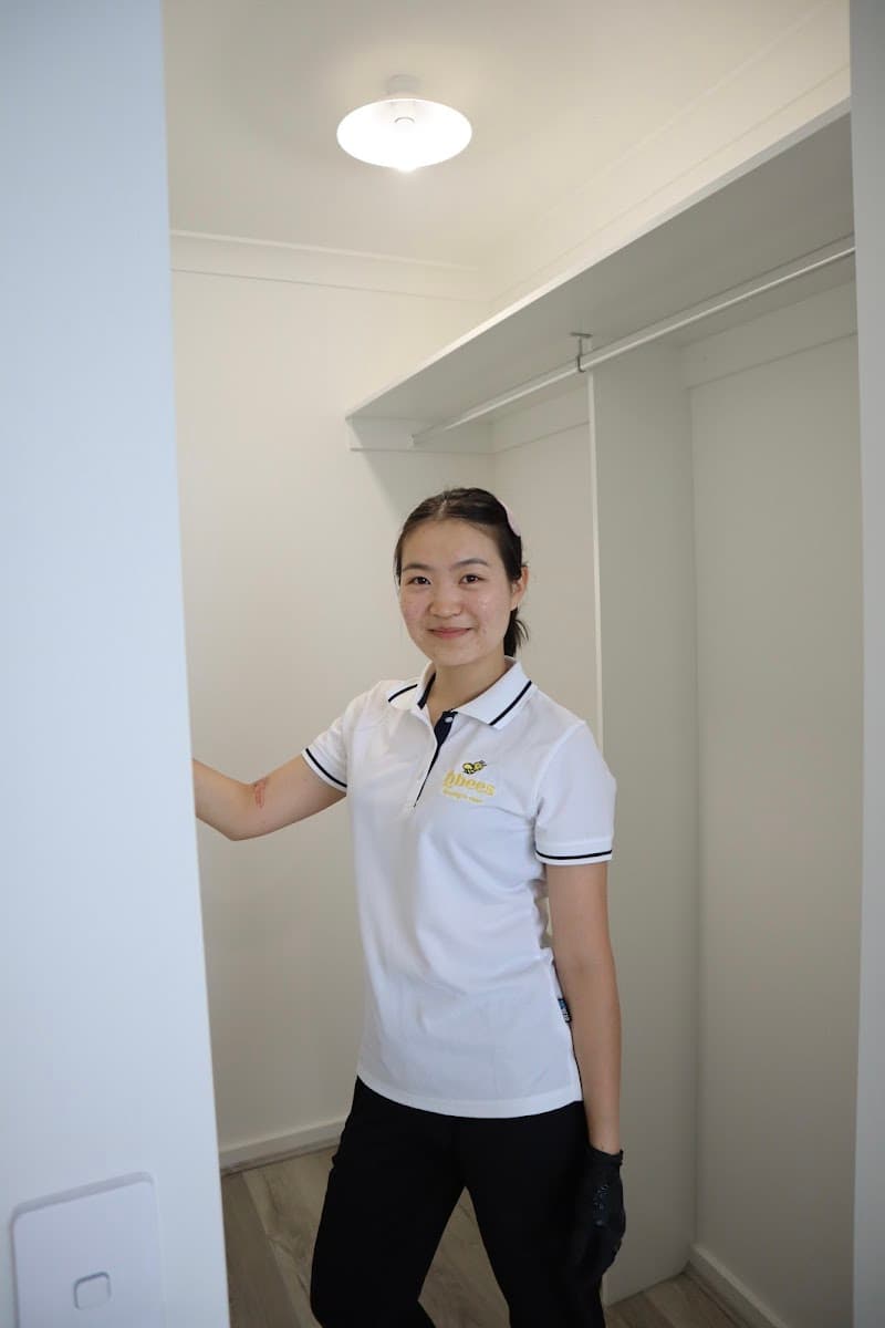 Qbees cleaning work in South Melbourne