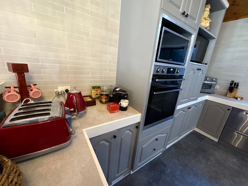 QHR Tiling tiling work in Flora Hill