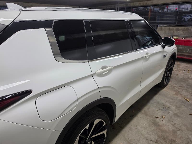 Quantum tint solutions window tinting work in Slacks Creek