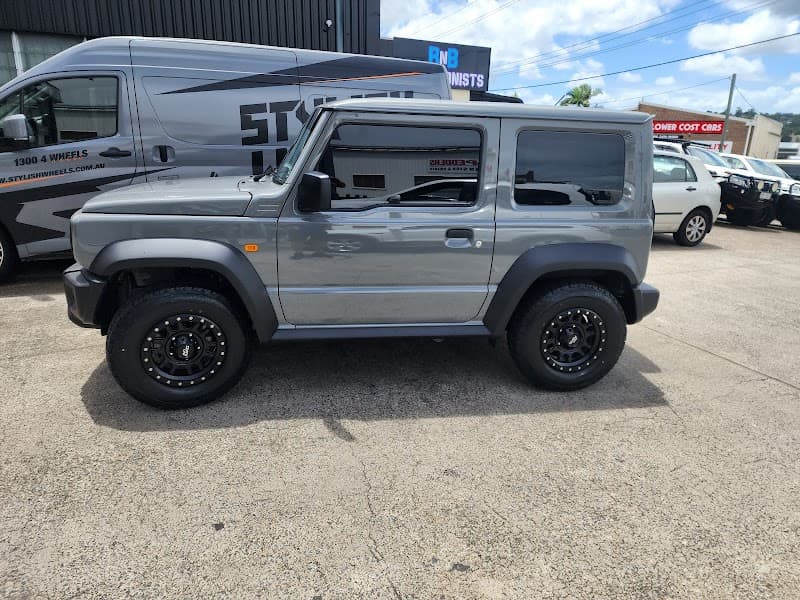 Quantum tint solutions window tinting work in Slacks Creek