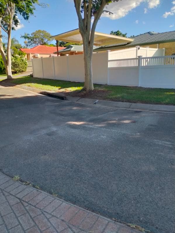 Queensland Fencing Specialists fencing work in Kingston