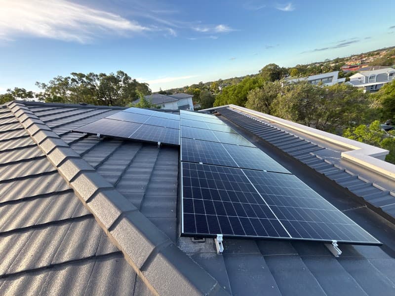 Quick Solar solar panel installation work in Milton