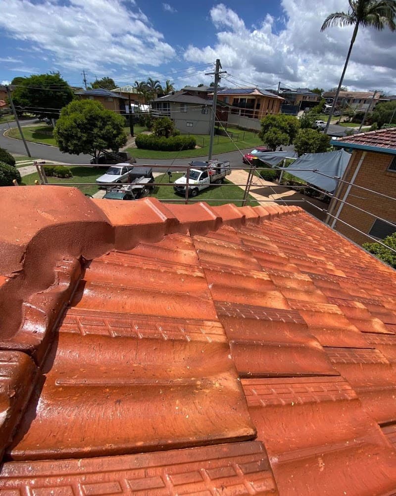 Rainbird Roof Restorations gutter cleaning work in Elliott Heads