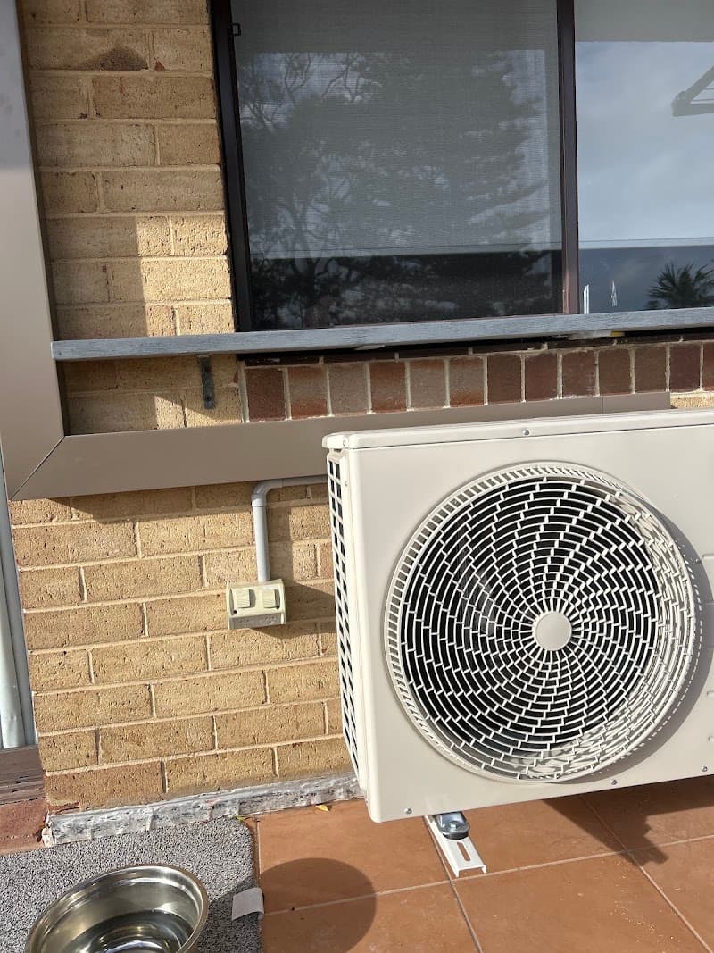 Ready Electrical and Air Conditioning air conditioning work in Oxford Falls