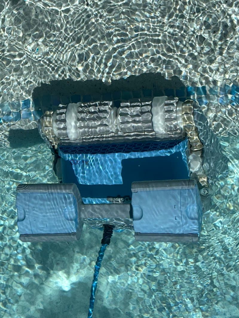 Redlands Pool Service pool maintenance work in Victoria Point