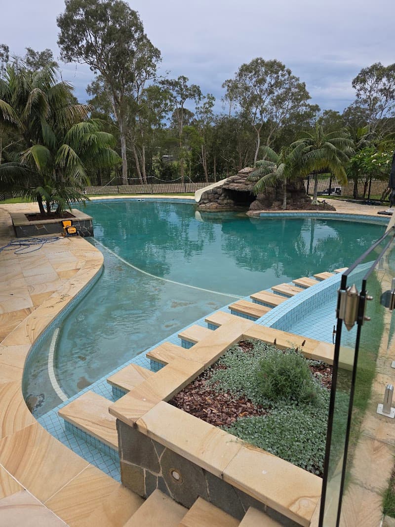 Redlands Pool Service pool maintenance work in Victoria Point