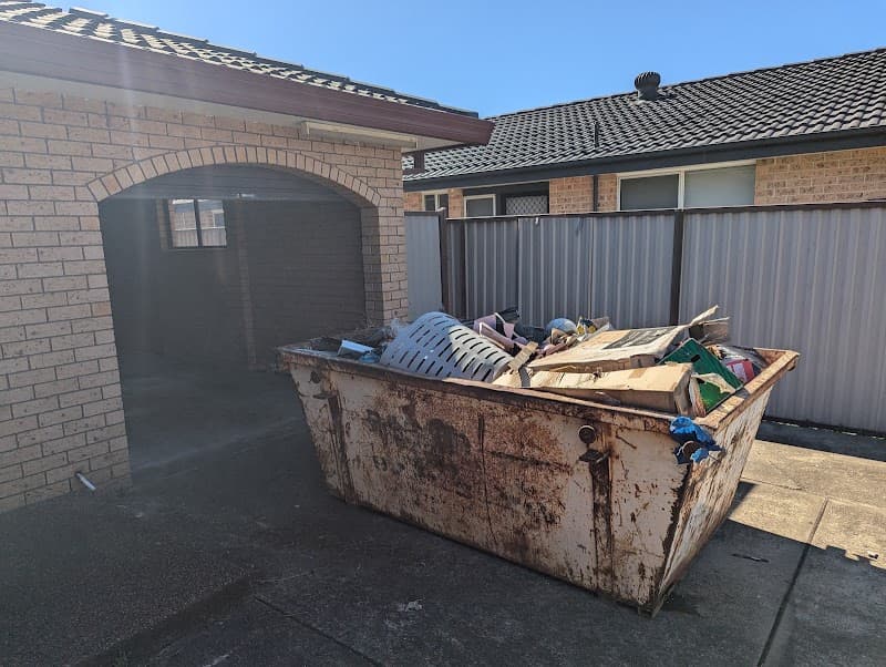 Rentobin Skip Bin Hire rubbish removal work in Smithfield