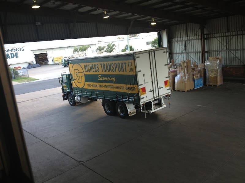 Richers Transport removalist work in Pialba