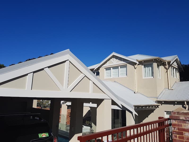 Roberto's Painting & Decorating painter work in Beldon