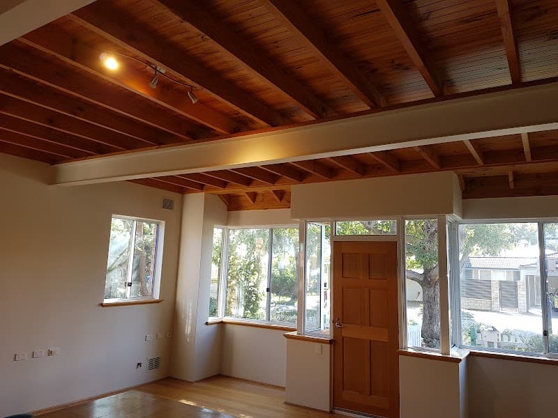 Roberto's Painting & Decorating painter work in Beldon
