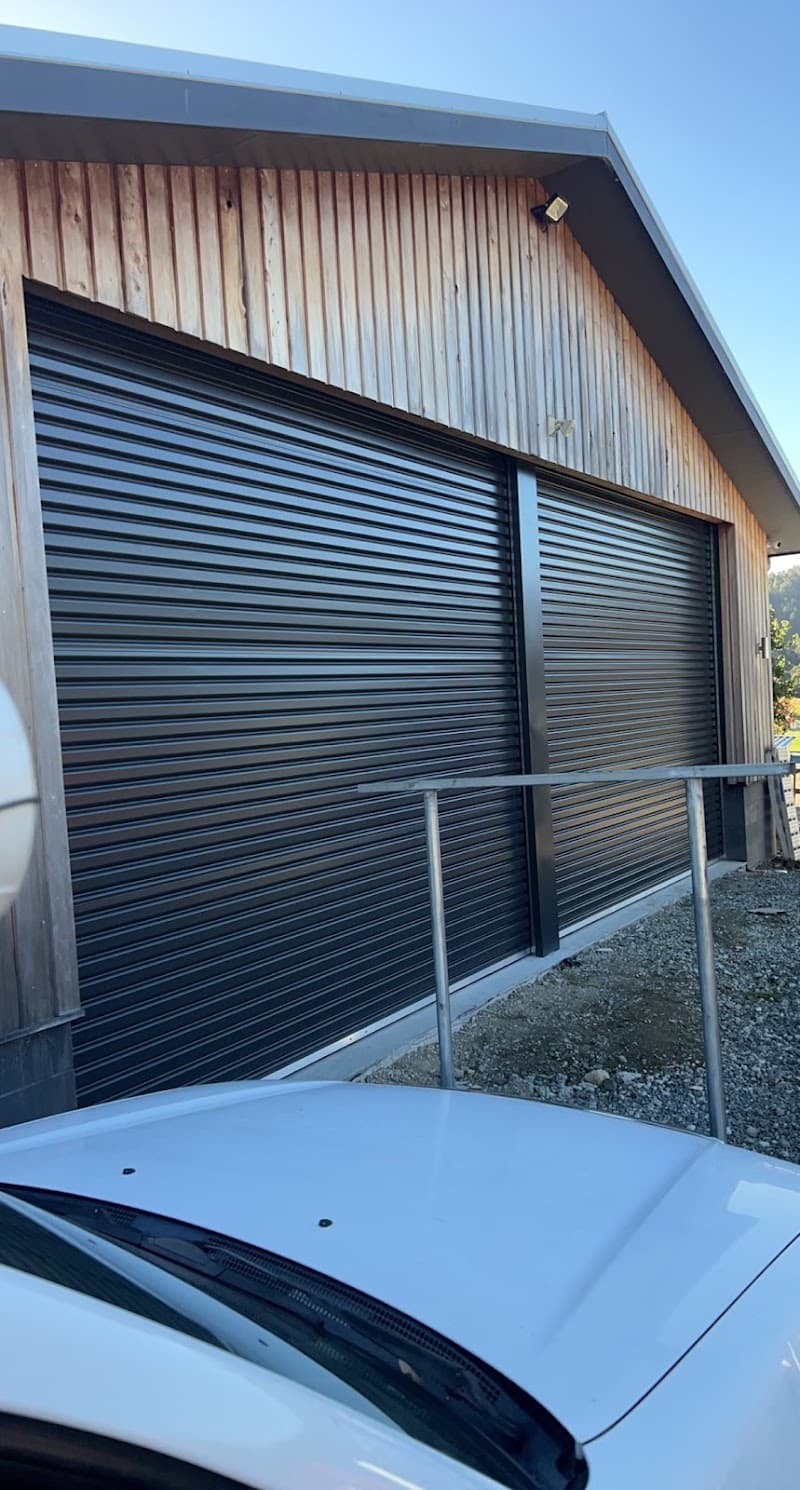 Rollerdoor Doctor garage doors work in Moonah