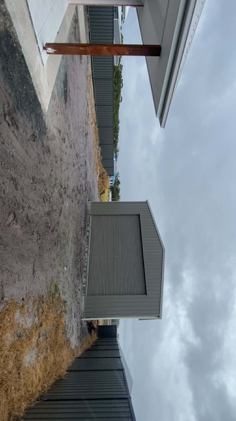 RollRightServicing garage doors work in Branyan