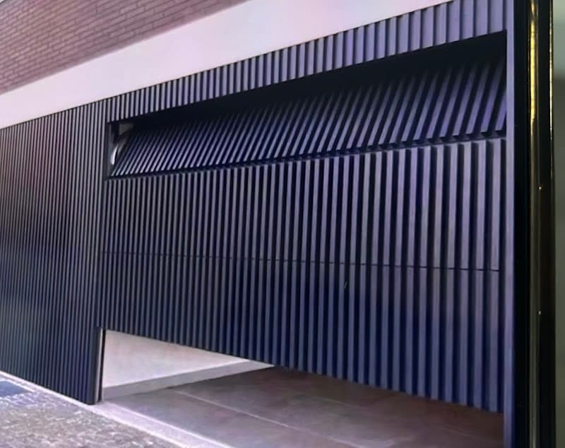 ROUNEE GARAGE DOORS & SMART SYSTEMS garage doors work in Dandenong
