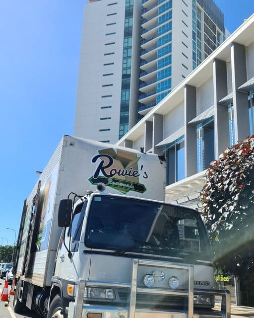 Rowies Removals removalist work in Wilsonton Heights