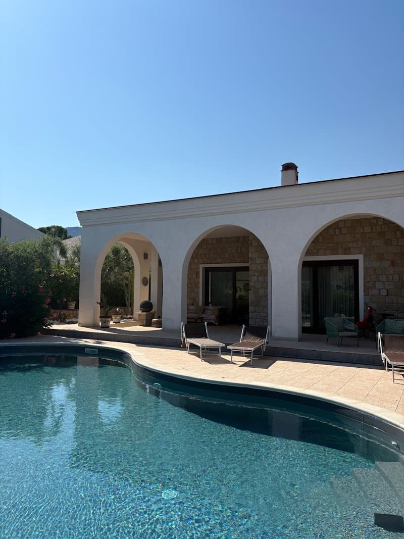 Royal Pool Care pool maintenance work in Pialba