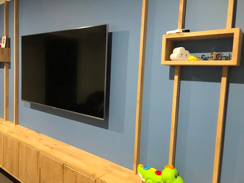 RTHS - TV WALL MOUNTING. ANTENNA, CCTV, WIFI, HOME THEATRE, DATA, CABLING antenna & tv work in Robina
