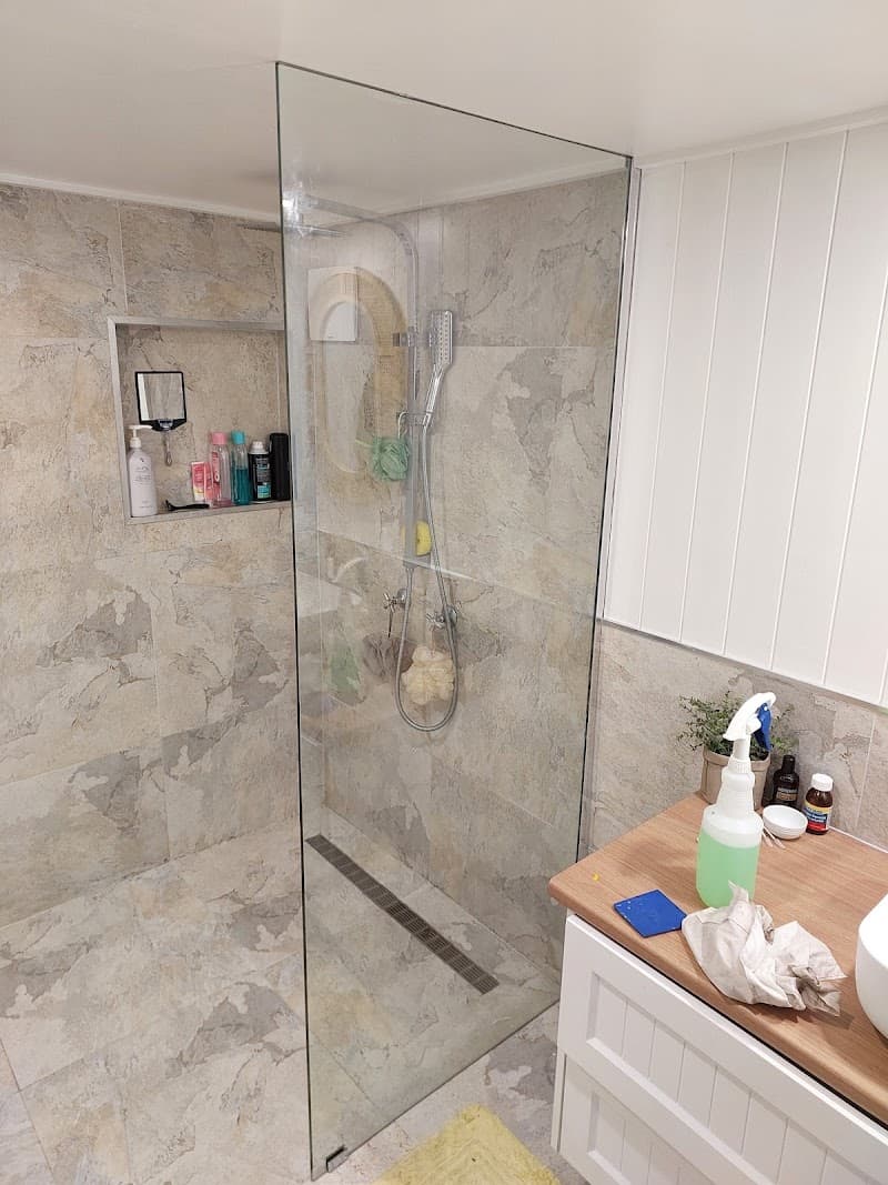Russcos Glazing Service glass & glazier work in South Mackay