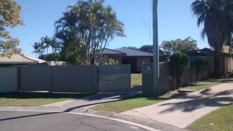 Russell Fencing and Gates fencing work in Crestmead