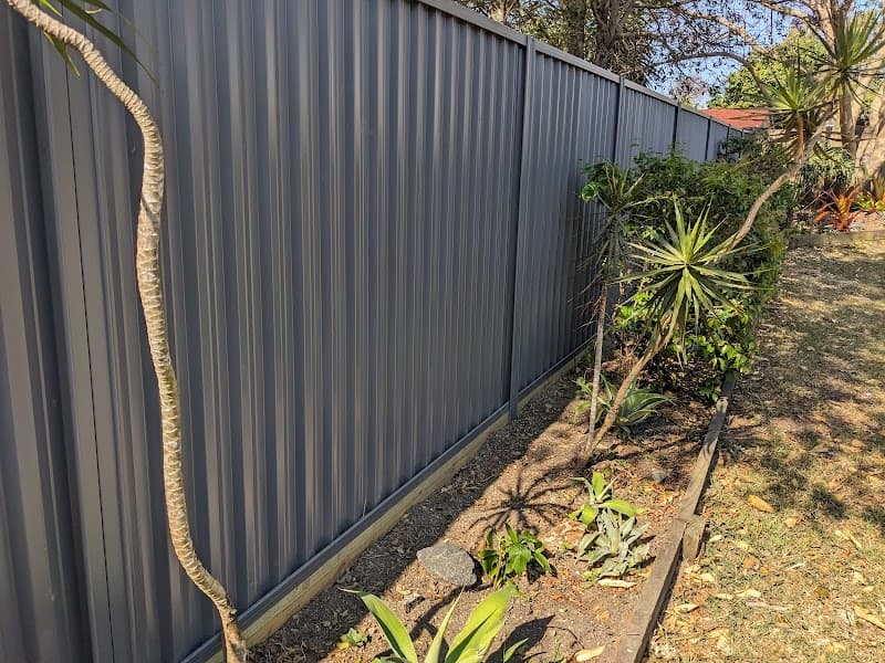 Russell Fencing and Gates fencing work in Crestmead