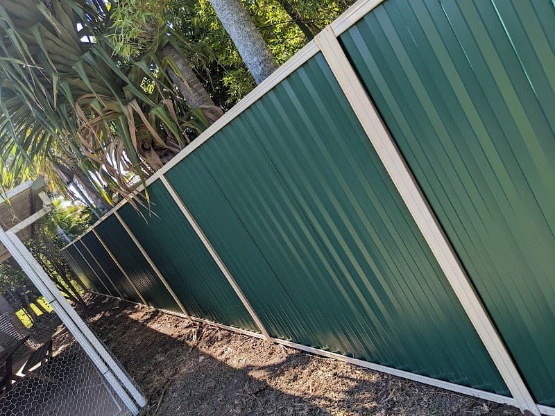 Russell Fencing and Gates fencing work in Crestmead