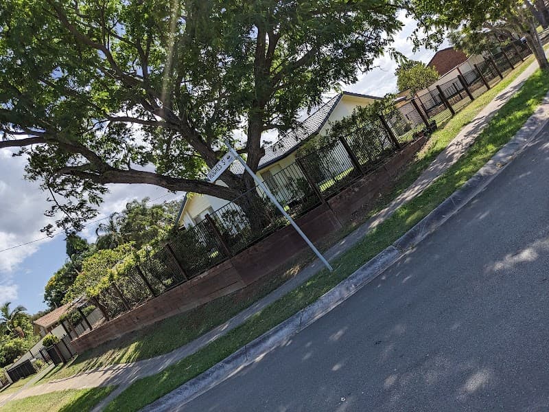 Russell Fencing and Gates fencing work in Crestmead