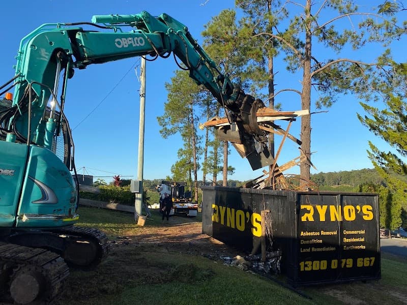 Ryno's Asbestos Removal asbestos removal work in Macquarie Hills