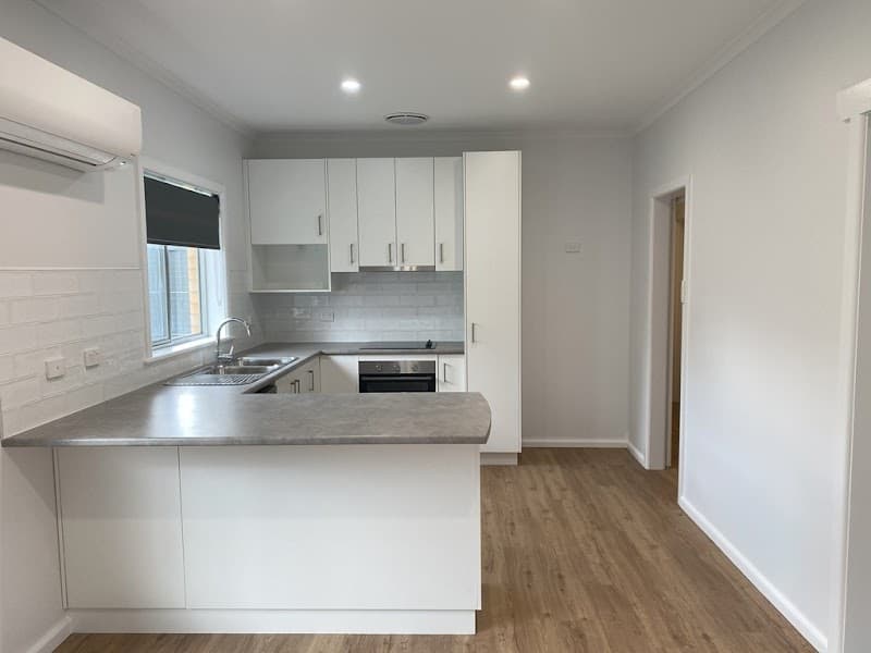 S & E Cabinets kitchen renovation work in North Albury