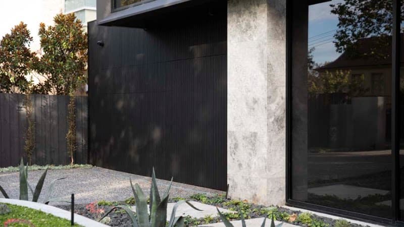 Safe & Secure Garage Doors - B&D Bendigo garage doors work in California Gully